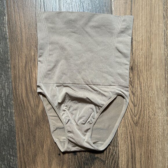 Curveez High Waisted Shaper Brief Size L - Picture 1 of 4